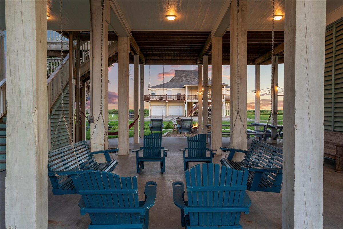 50fae55478e547d9906355306bb07c84 Large | Beachhouse | Texas | TX | Vacation Homes | Galveston | Crystal Beach | Kokomo | Breezy Days | Beachfront Elegance | Sunrise Serenity | Southern Sands Property Management, LLC