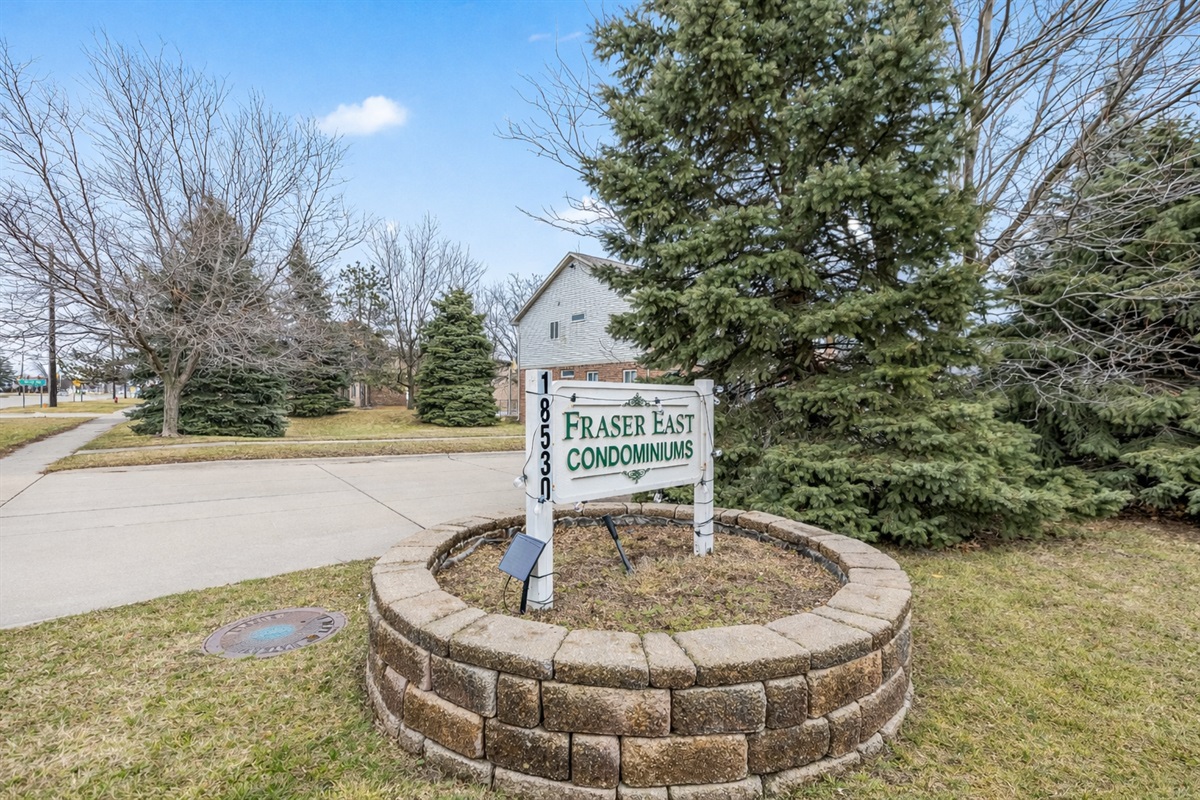 Welcome to a quiet, well-maintained condo community surrounded by mature trees and easy access to main roads and local amenities.