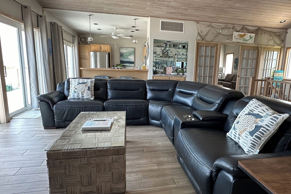 Plenty of seating for your group! Open to deck, dining room and kitchen
