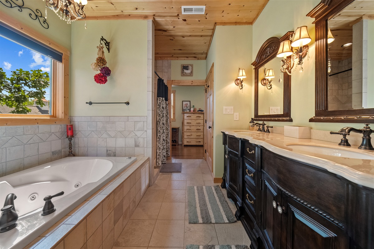 Bathroom 1 (master), top floor