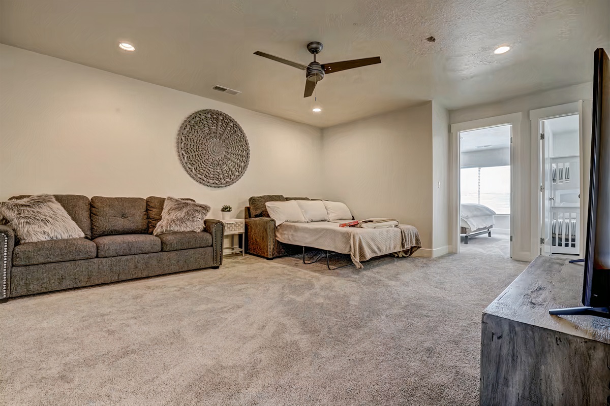 Spacious loft, with Smart TV.