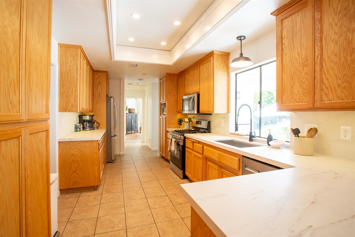 Enjoy cooking dinner in one night with a fully stocked kitchen and plenty of dishes for everyone.