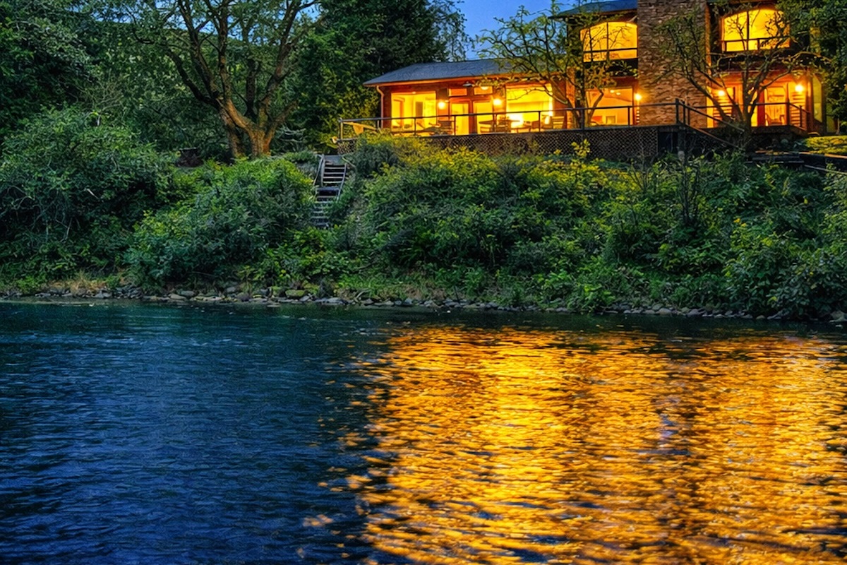 Your serene riverfront retreat with endless views