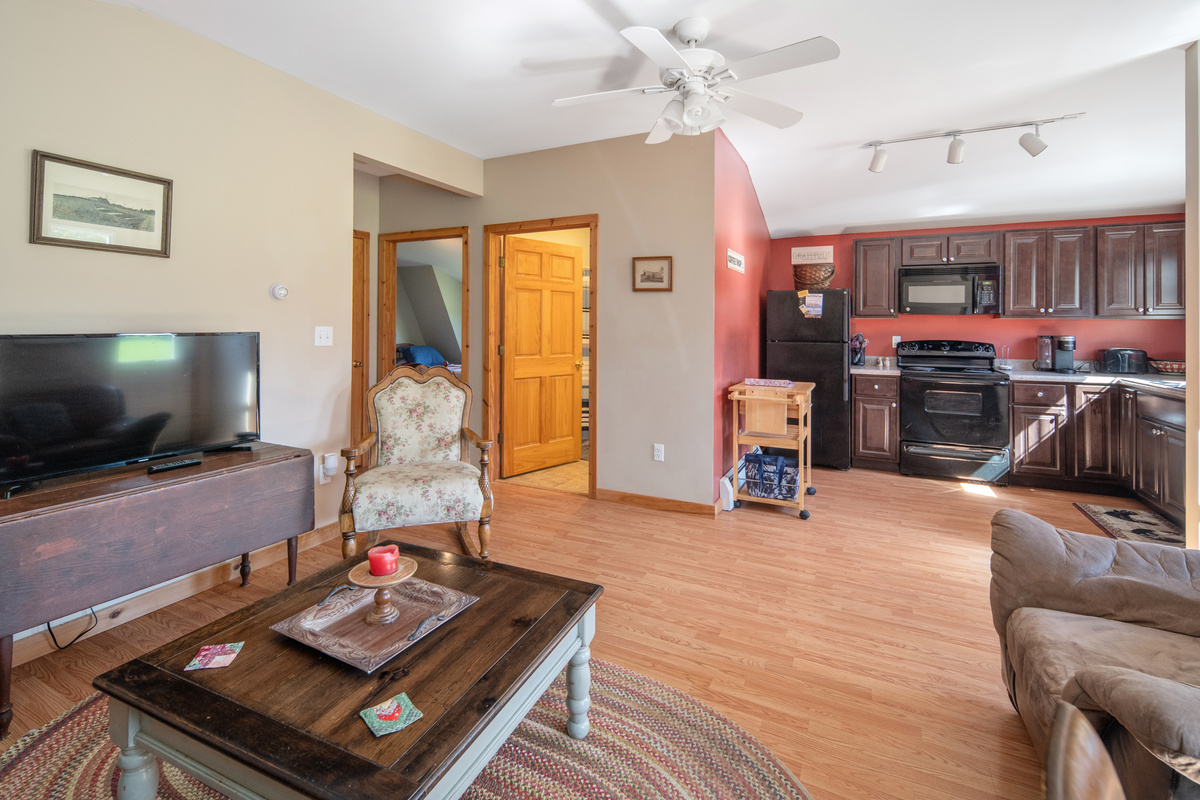 Kitchen / living area