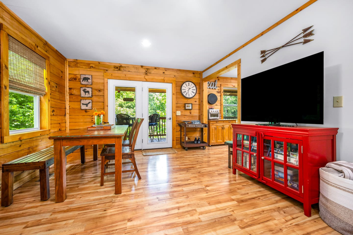Main area of the cabin and dining area