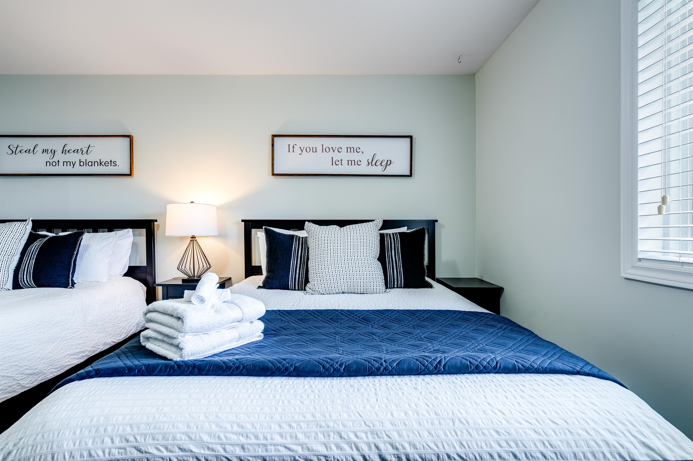 2 Queen Bed's/ Bedroom