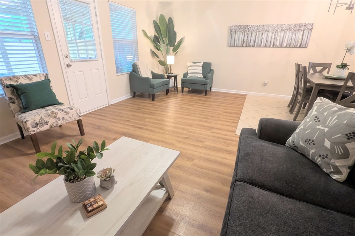 Plenty of seating choices for everyone. 