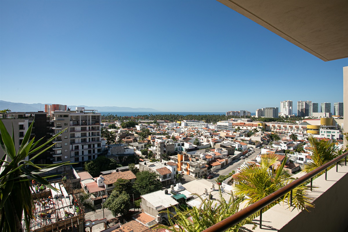 See the Pacific Ocean in all of its glory.
