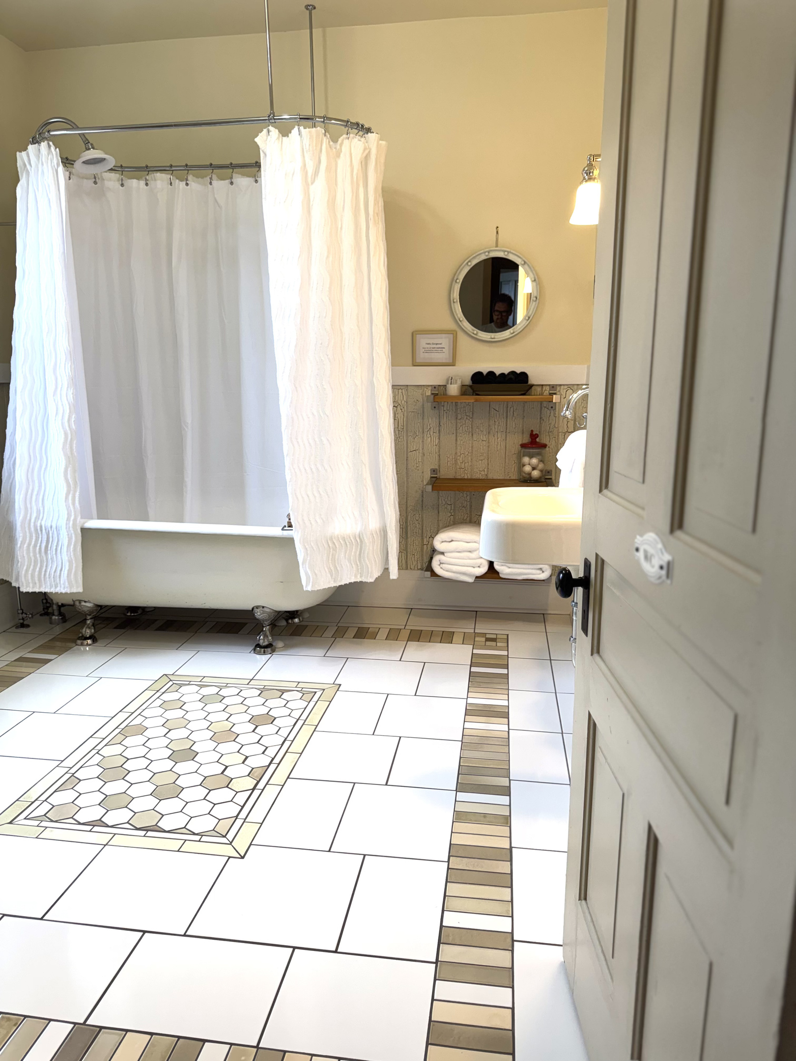 2nd Floor, Bathroom.