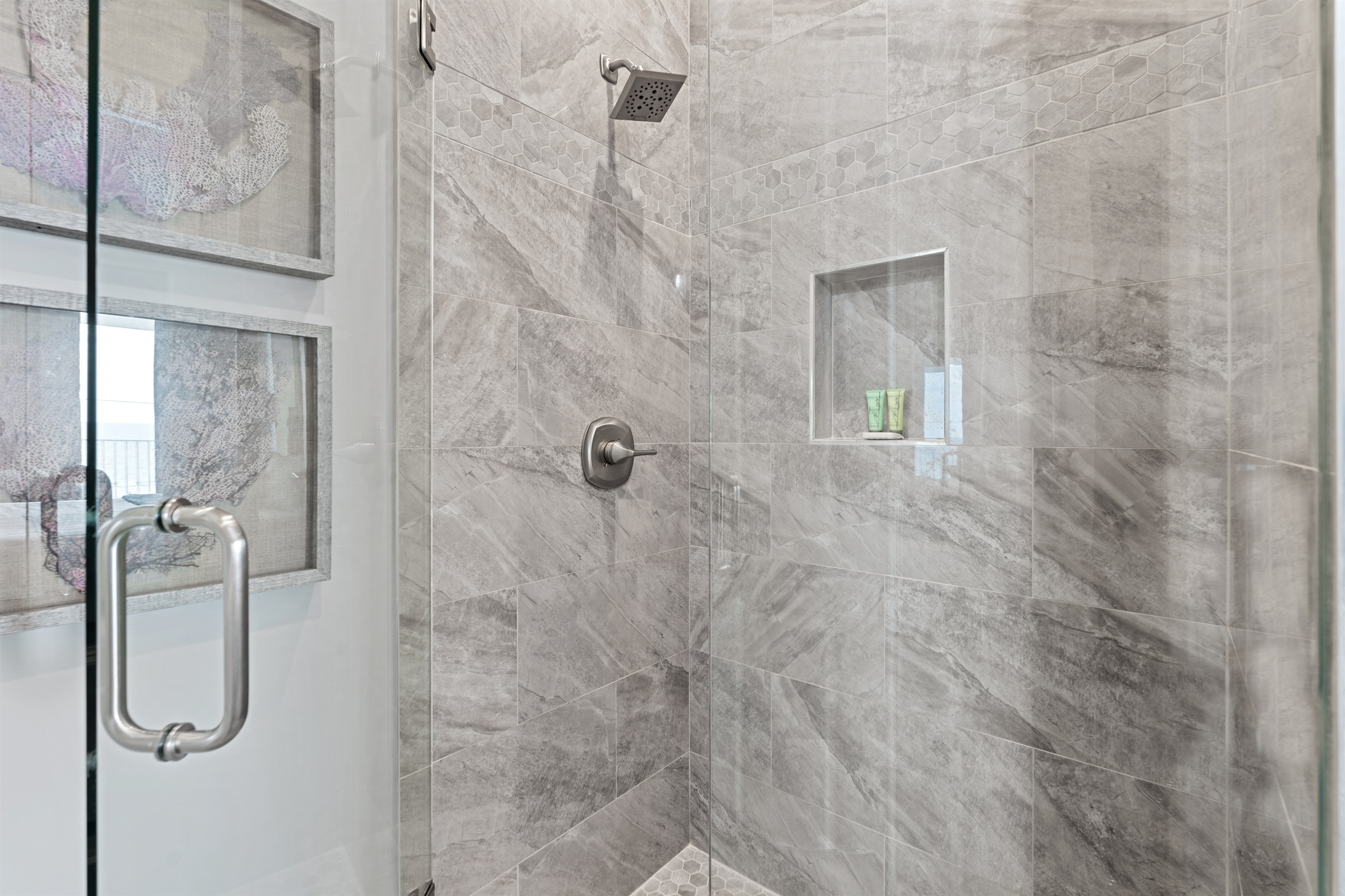 Top Floor King Bedroom Shower