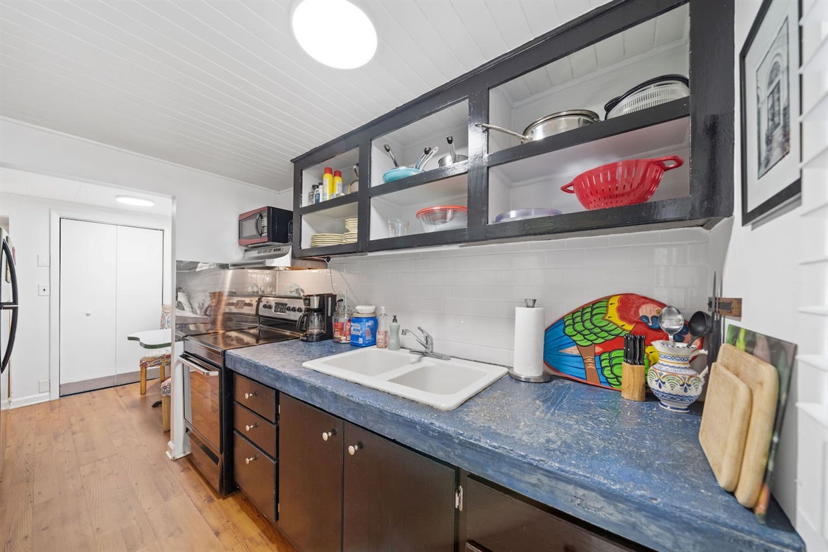 Well stocked kitchen to get you started