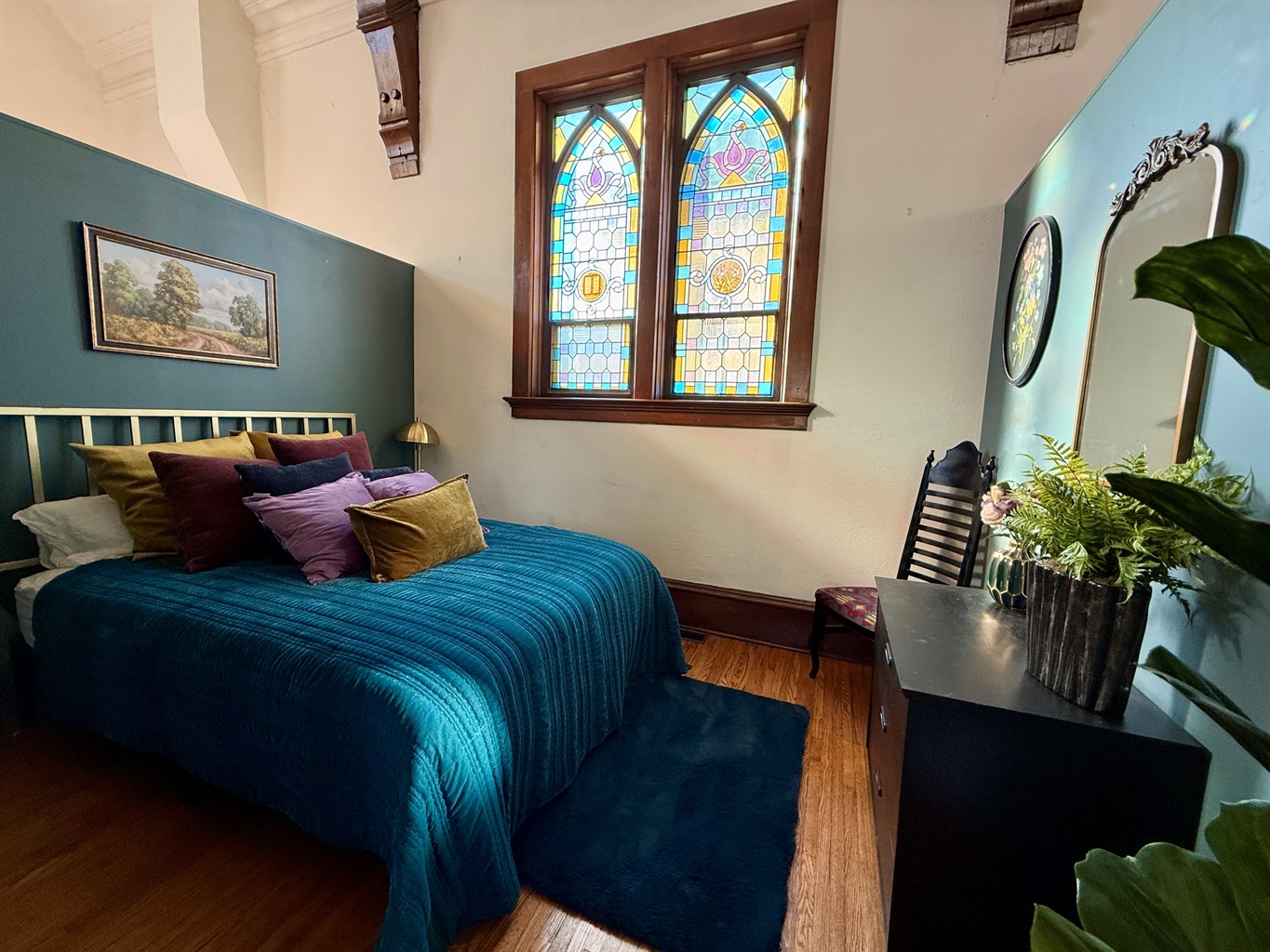 queen bed- note ceiling open