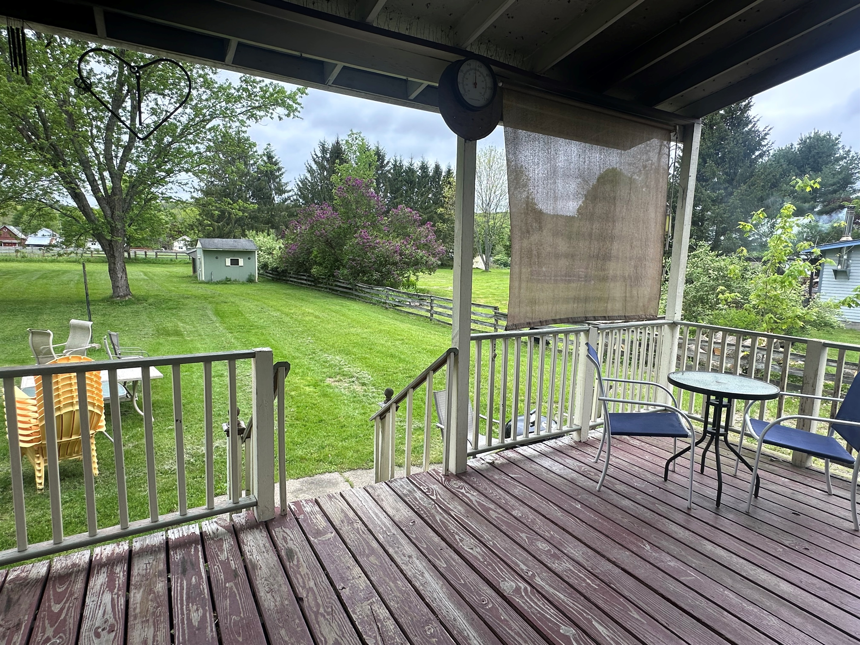 Large back deck!