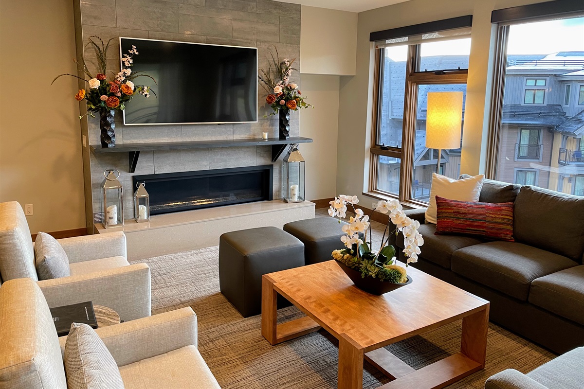 Main living room with gas fireplace