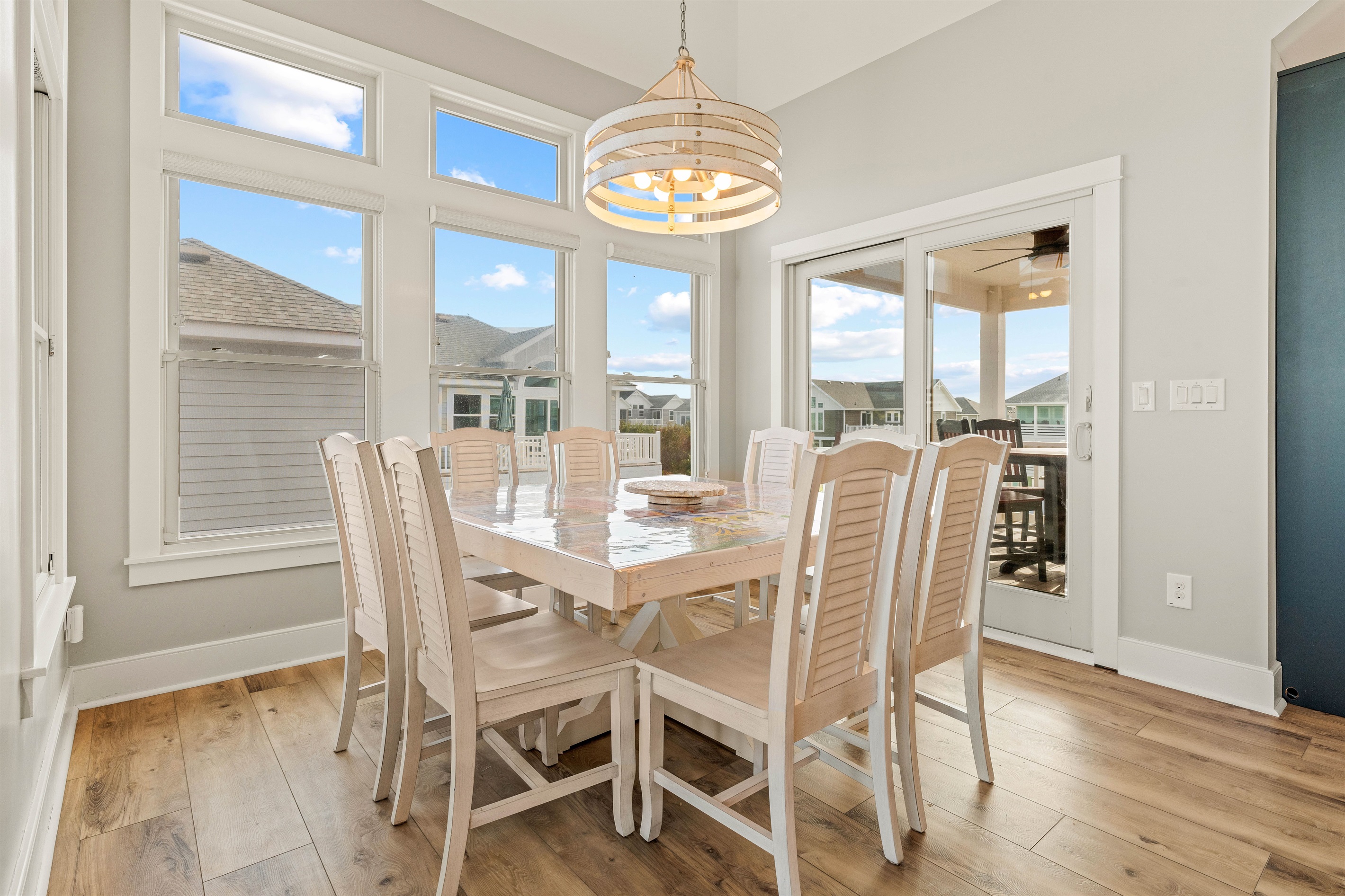 Seating for 8 with additional seating at kitchen island