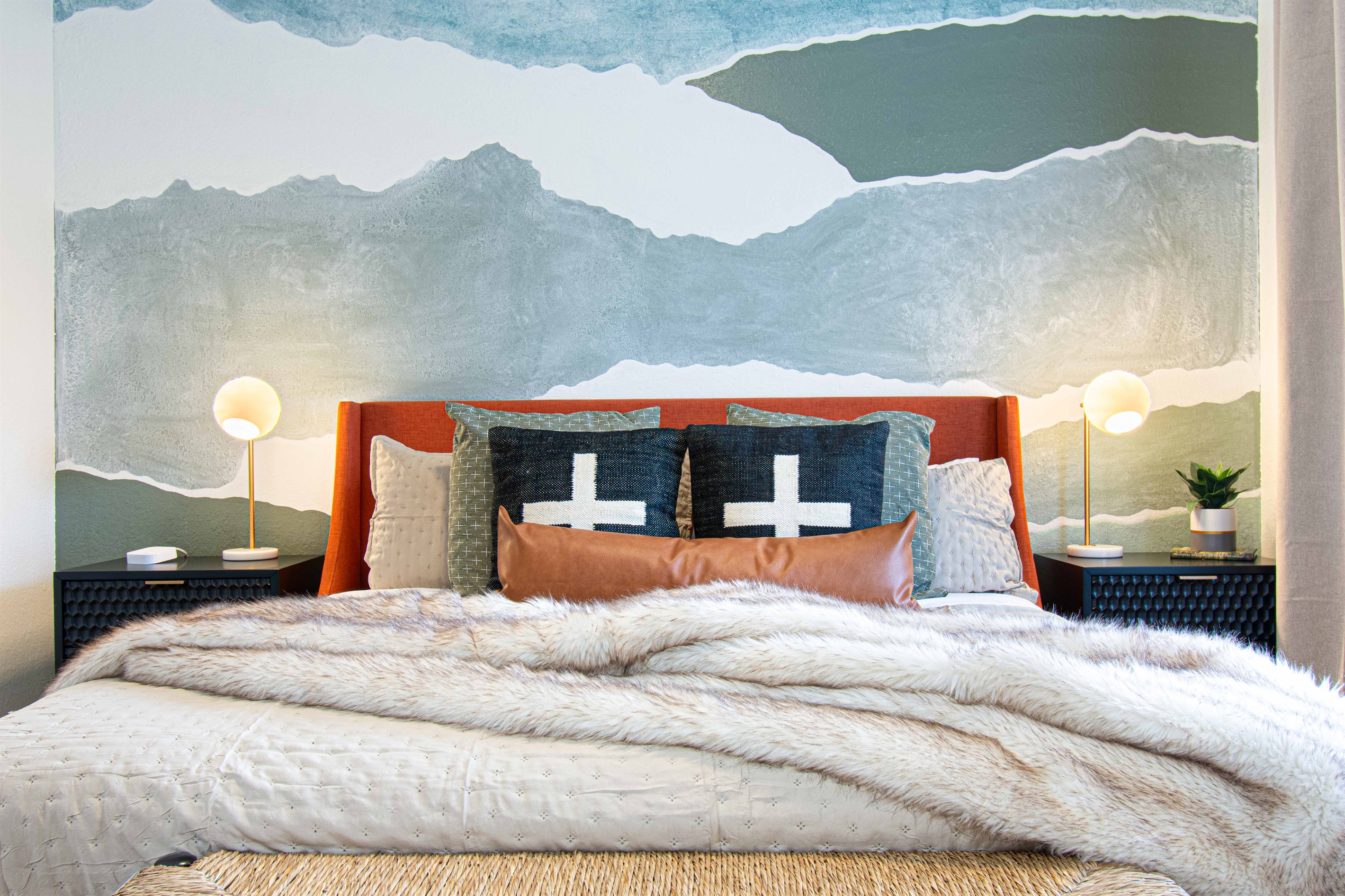 Unwind in style in Bedroom 3 with a King bed, featuring luxurious linens and modern decor! 🛌✨ Enjoy your favorite shows on the large TV while soaking in the serene ambiance. Your perfect getaway starts here! 🌟