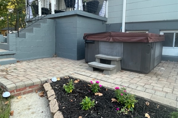 Hot-tub patio and garden area