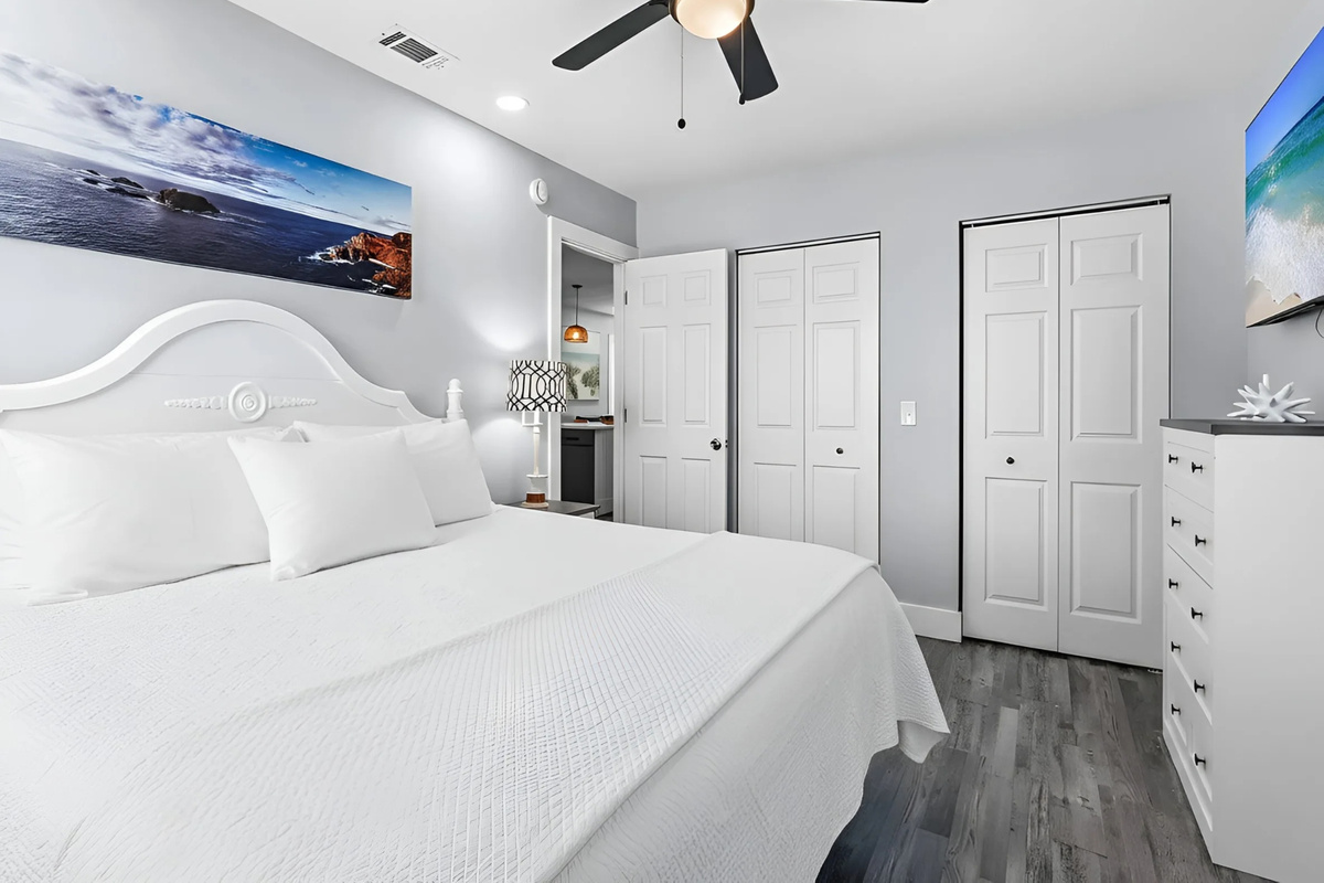 Biltmore Beach Coastal (2nd floor) - 1st bedroom with king bed