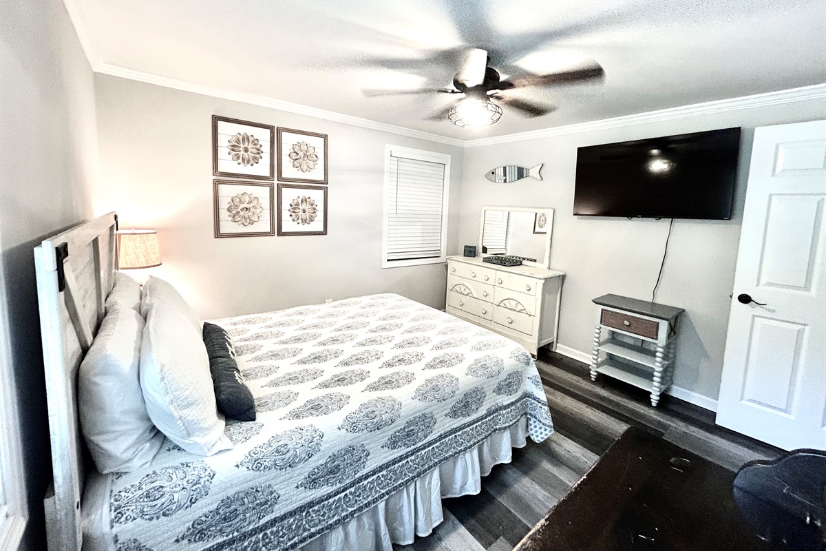 Bedroom #1 with a queen bed