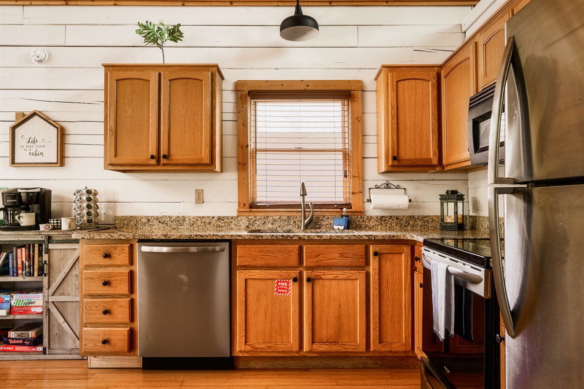 Spacious kitchen with modern conveniences!