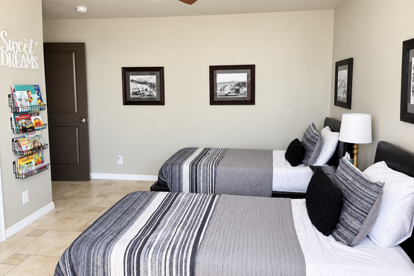 Kids Room Twin Beds