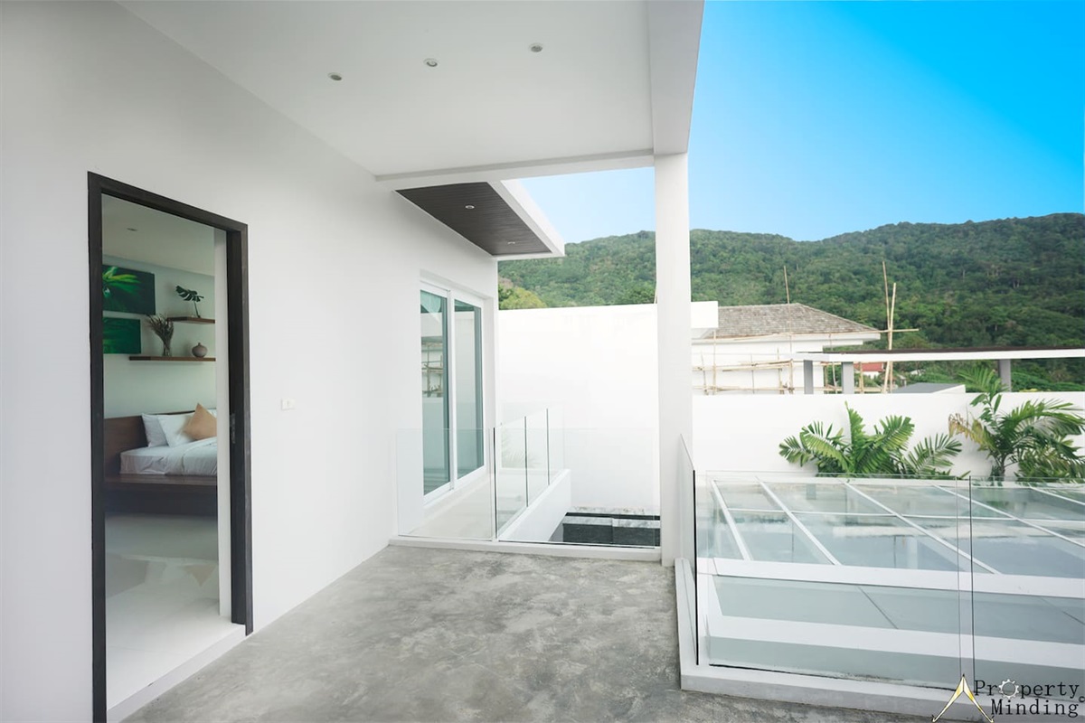 The upstair master bedroom