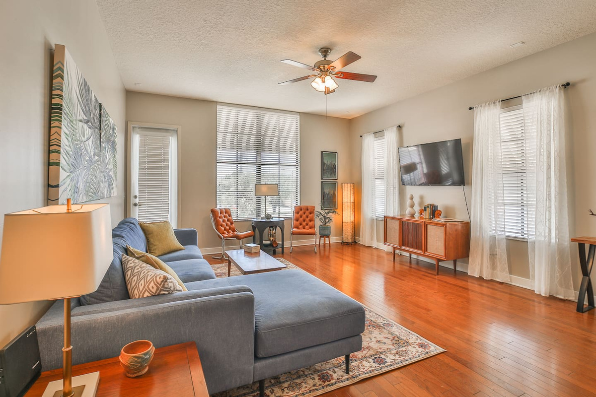 "We LOVED Trey & Erin's place! It is spacious, stylish, perfectly located to all of Tampa, and immaculate. We had everything we needed, check-in and out was a breeze. Parking was never an issue. The hot tub on the rooftop was such a nice treat"-Nancy