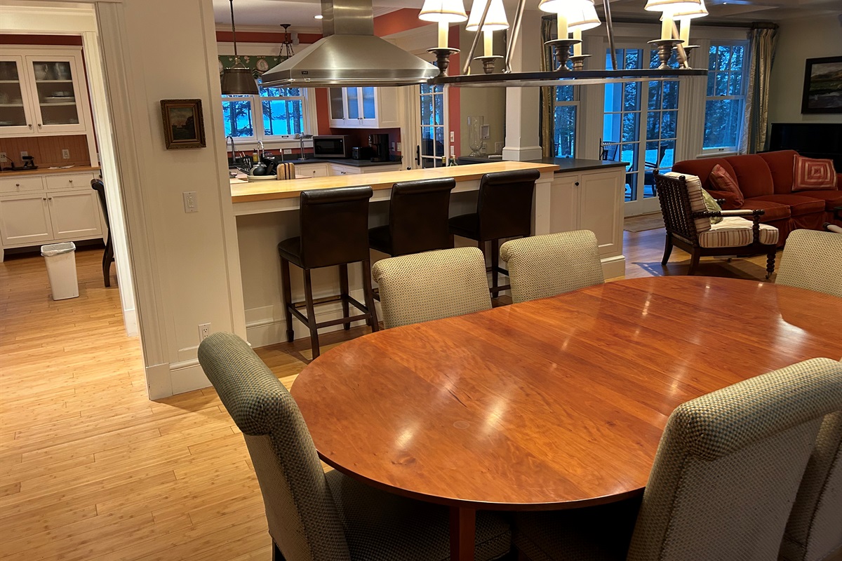 Dining Area / Bar Counter