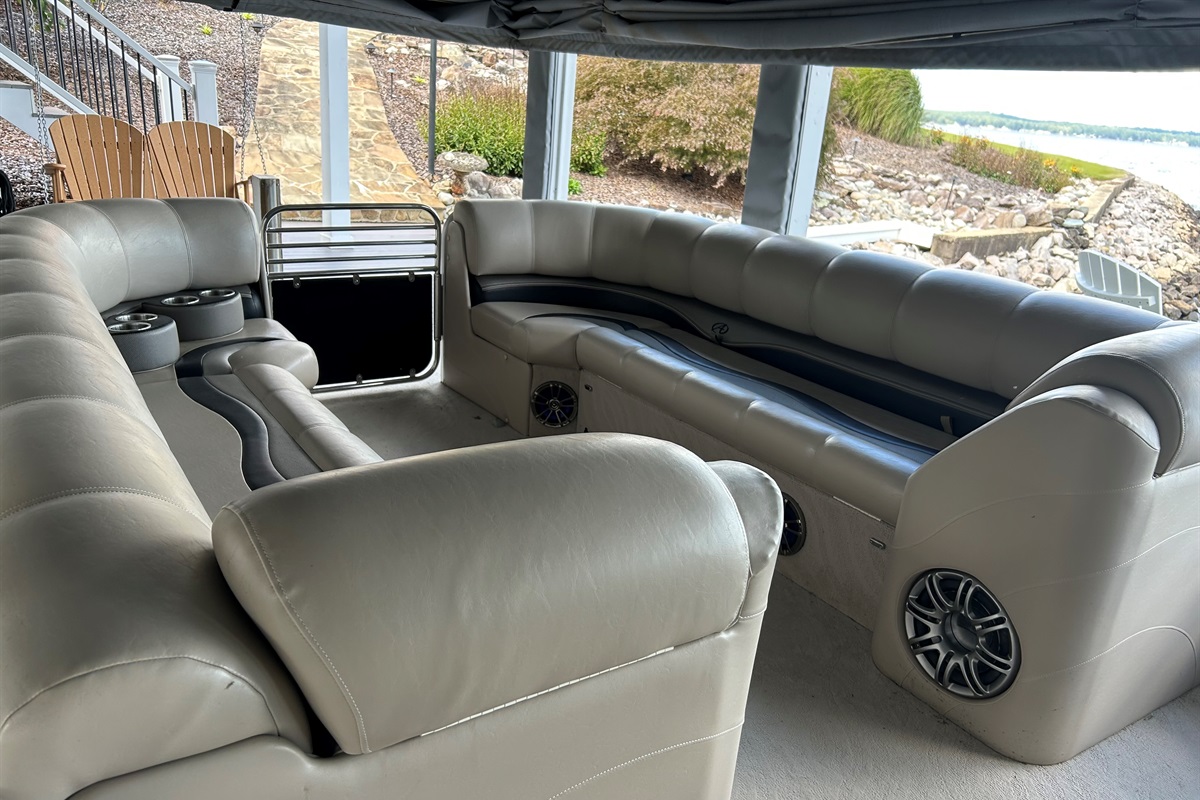 Pontoon Available to Rent  - Hosted by CalaTortugaOnLakeGaston