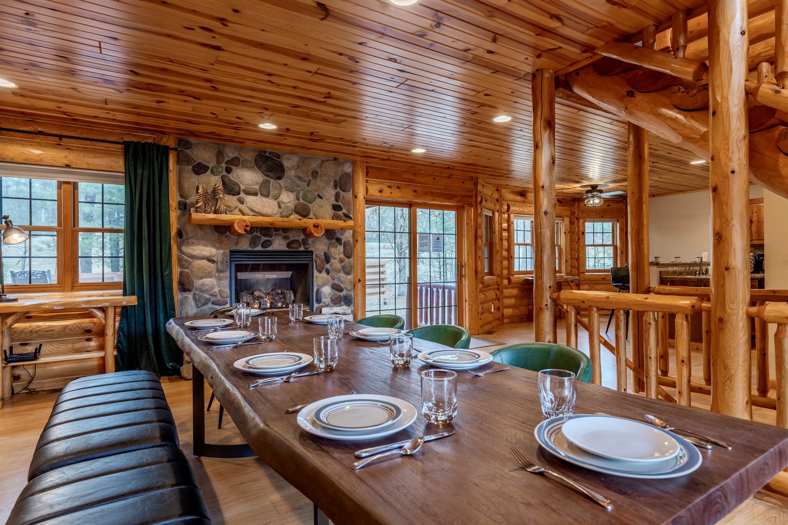 Dining room that seats up to 10 of your friends & family w/electric fireplace.