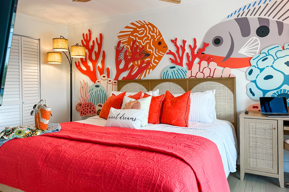 And absolutely stunning coral reef wall art.