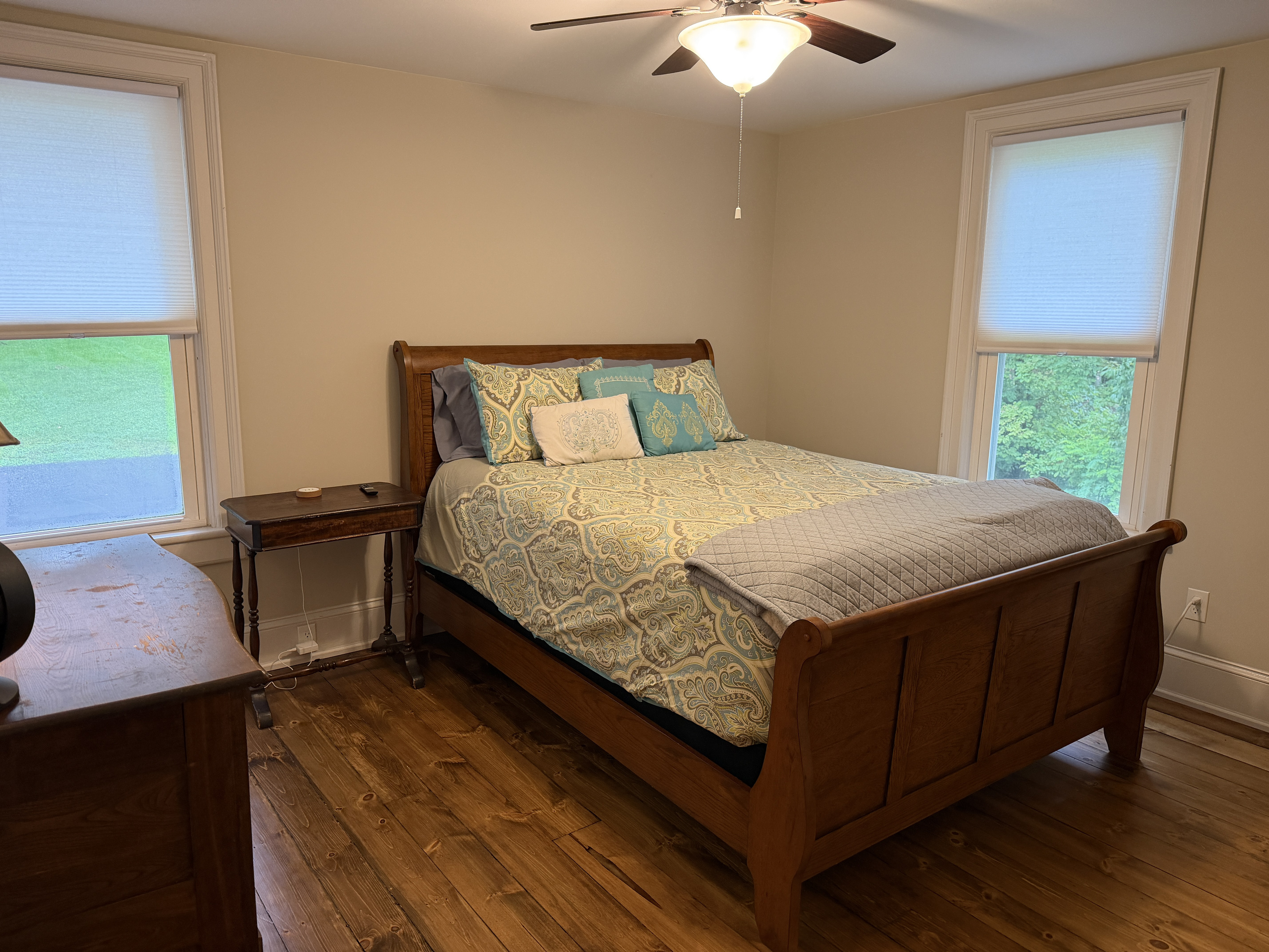 2nd floor Queen #2
