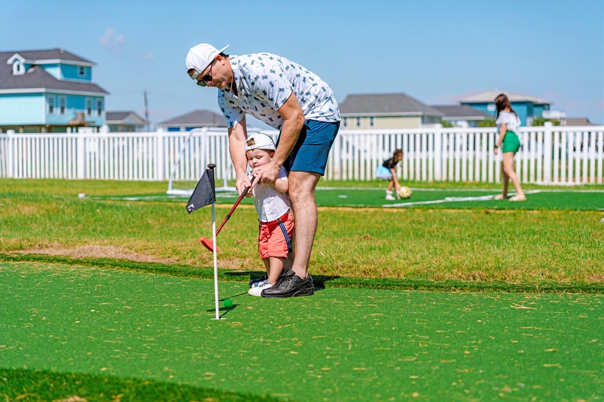 5212283fe5794adbbeecf700a1bb3c07 Large | Beachhouse | Texas | TX | Vacation Homes | Galveston | Crystal Beach | Kokomo | Breezy Days | Beachfront Elegance | Sunrise Serenity | Southern Sands Property Management, LLC
