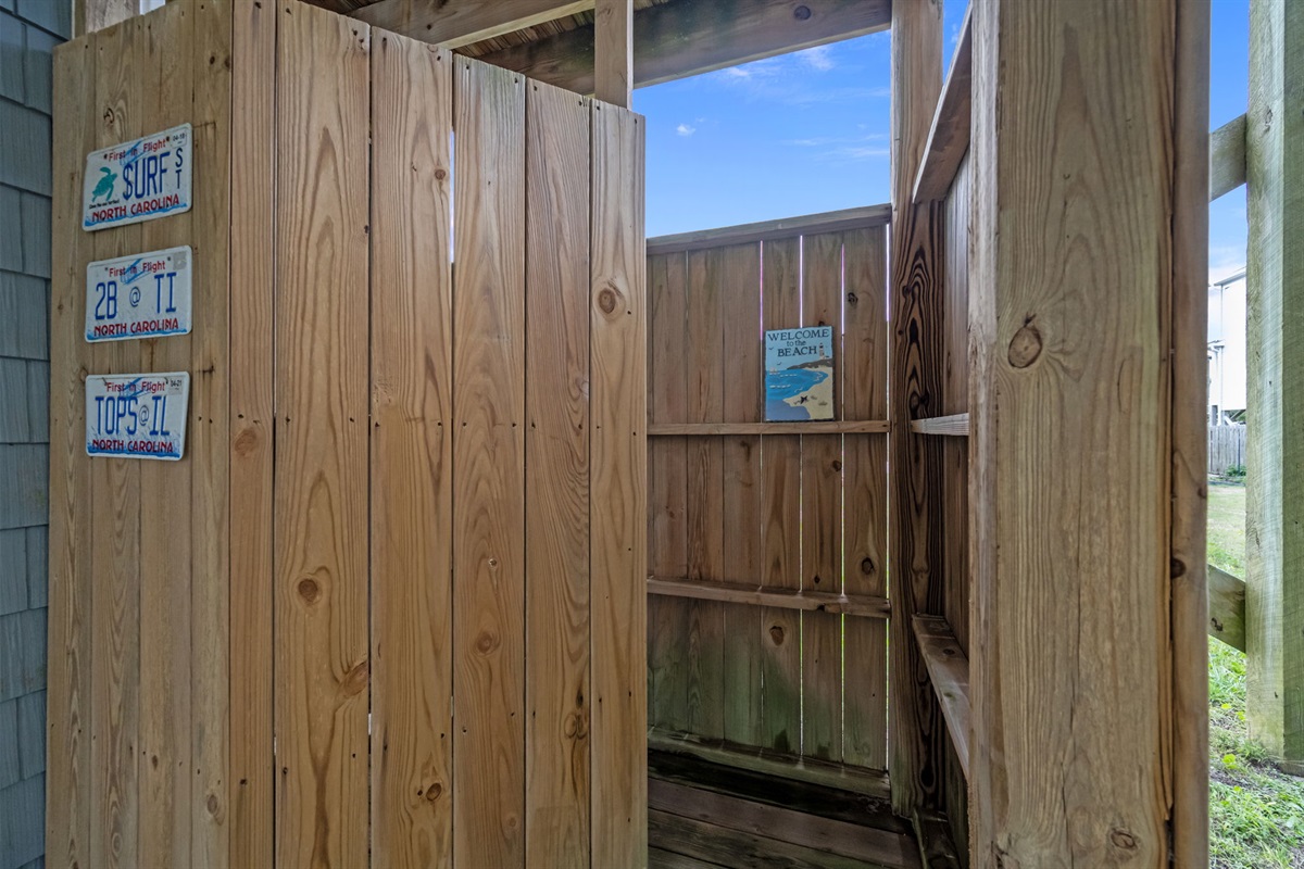 Outdoor shower enclosed for privacy