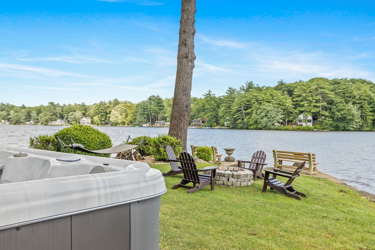 Hot Tub Lake Side!