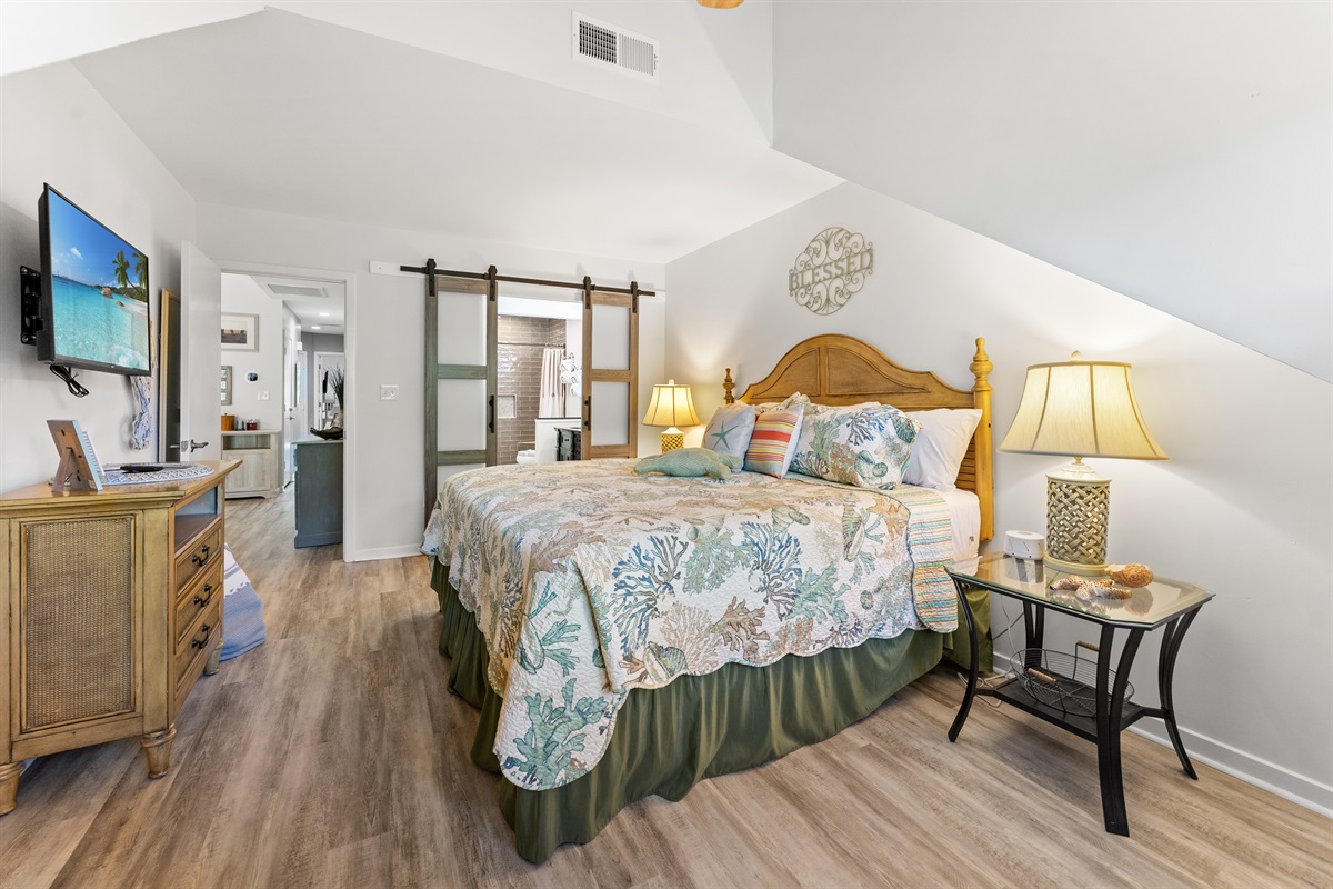 Main Bedroom with King bed and beautiful ensuite