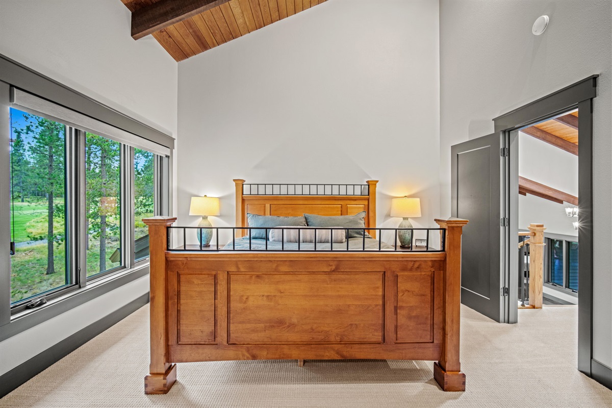 Upstairs: 4th Bedroom (King)