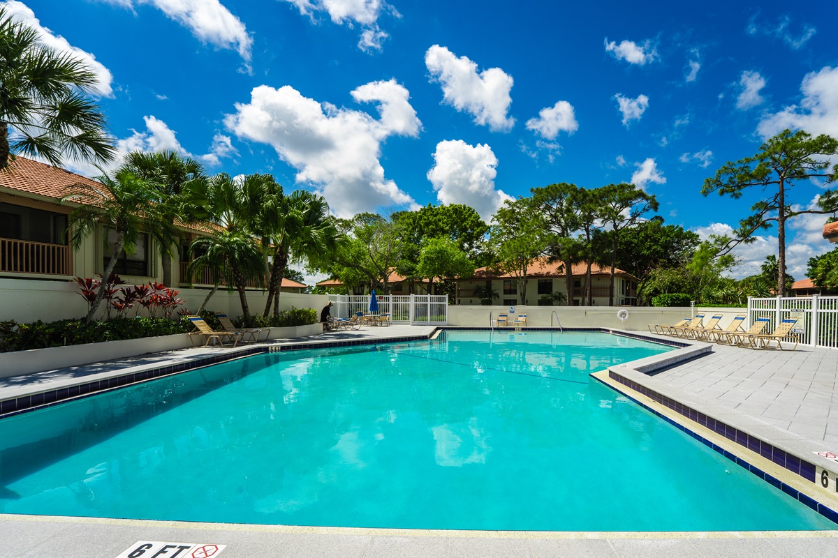 Access to a beautifully maintained community pool just steps away. Heated during the winter months.