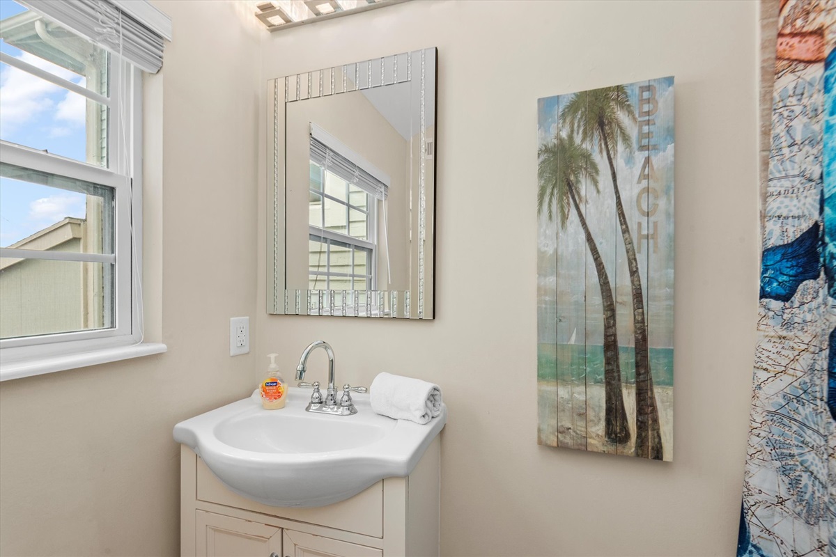 52461f67f3154f4c868b93c0339bf9af Large | Beachhouse | Texas | TX | Vacation Homes | Galveston | Crystal Beach | Kokomo | Breezy Days | Beachfront Elegance | Sunrise Serenity | Southern Sands Property Management, LLC