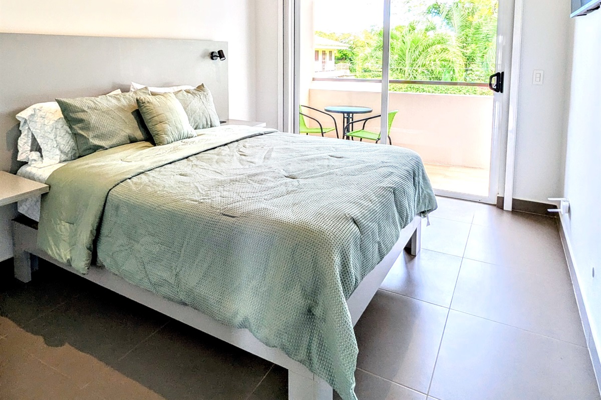 Master Bedroom Queen Bed