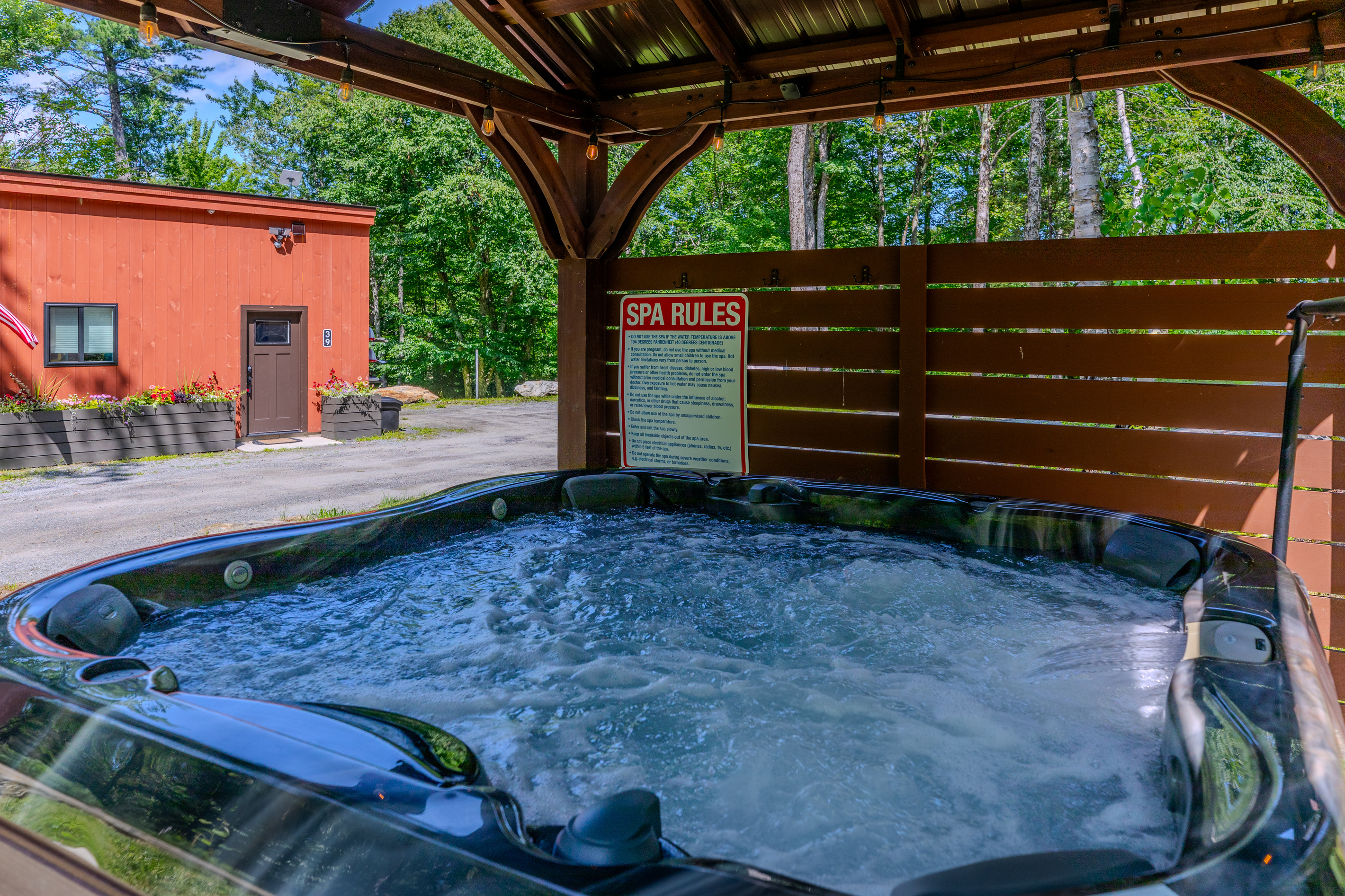 Hot tub, open to guests 24/7
