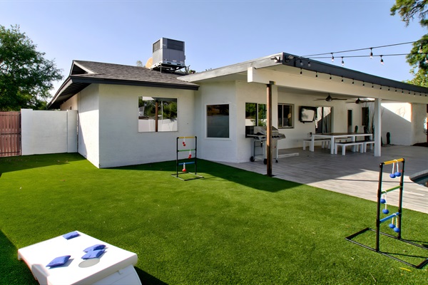 Games on the lawn | Cornhole and ladder toss