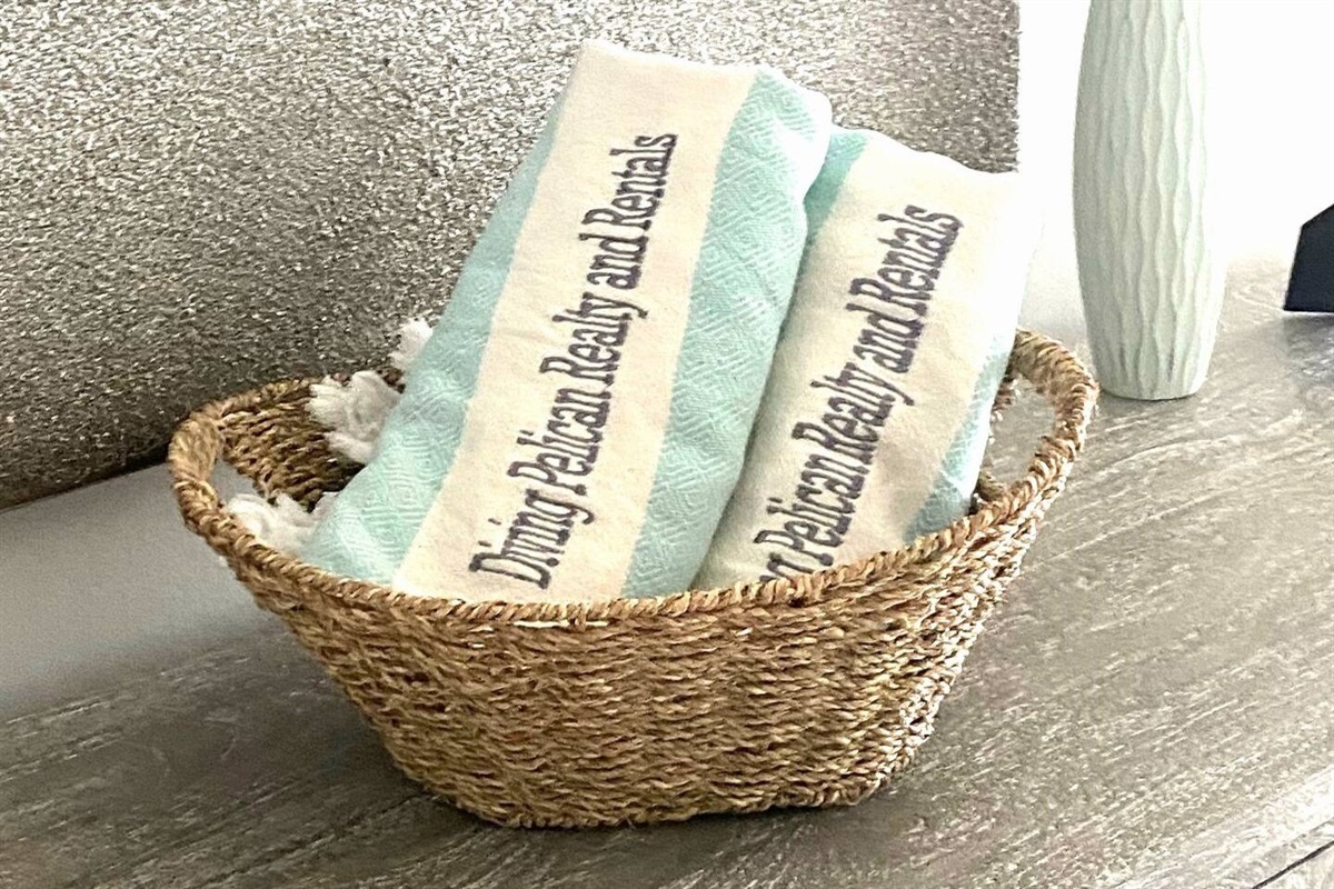 4 Beach Towels provided 