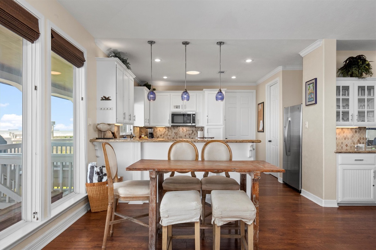 5256295de19c4808be534c97014d2f75 Large | Beachhouse | Texas | TX | Vacation Homes | Galveston | Crystal Beach | Kokomo | Breezy Days | Beachfront Elegance | Sunrise Serenity | Southern Sands Property Management, LLC