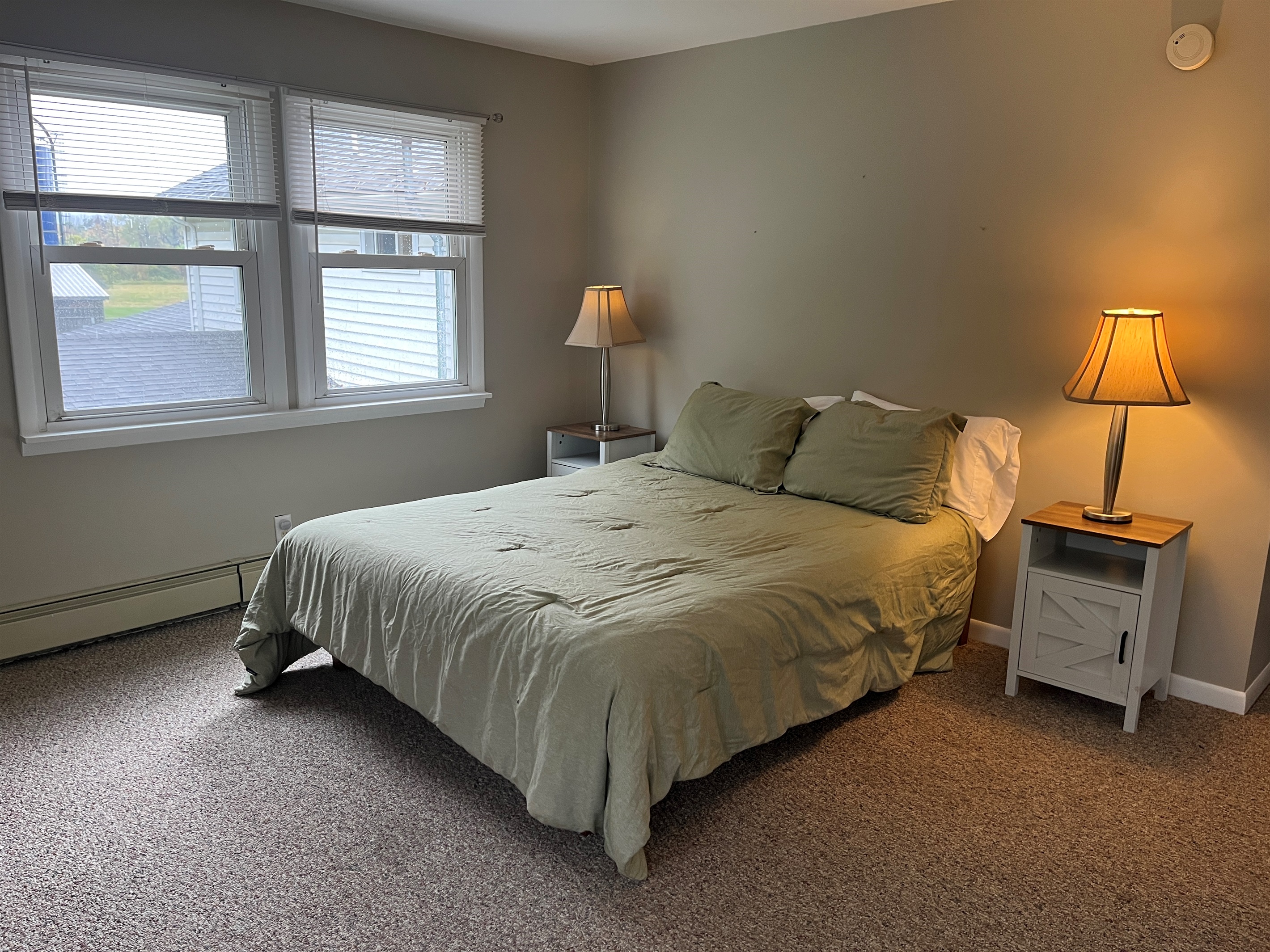Bdrm 6 - Family Suite Queen, Twins, futon and ensuite bath