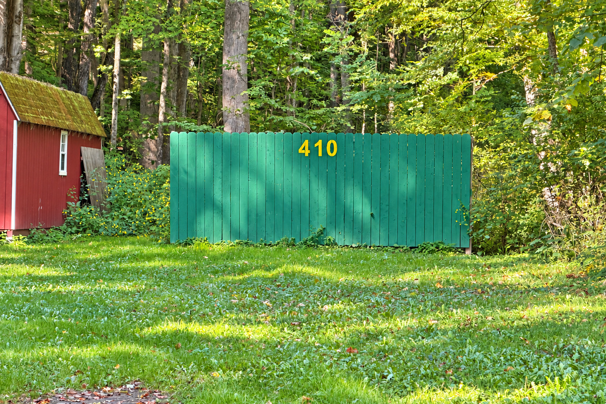 “Baseball fans will love the 410 marker, a nod to the Mets’ old home at Shea Stadium.”