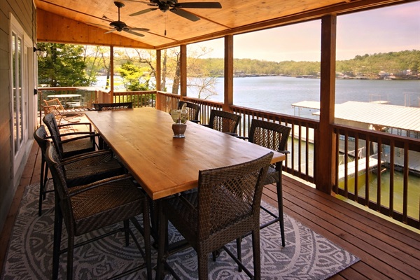 Cove-Out Cottage Outdoor Dining view