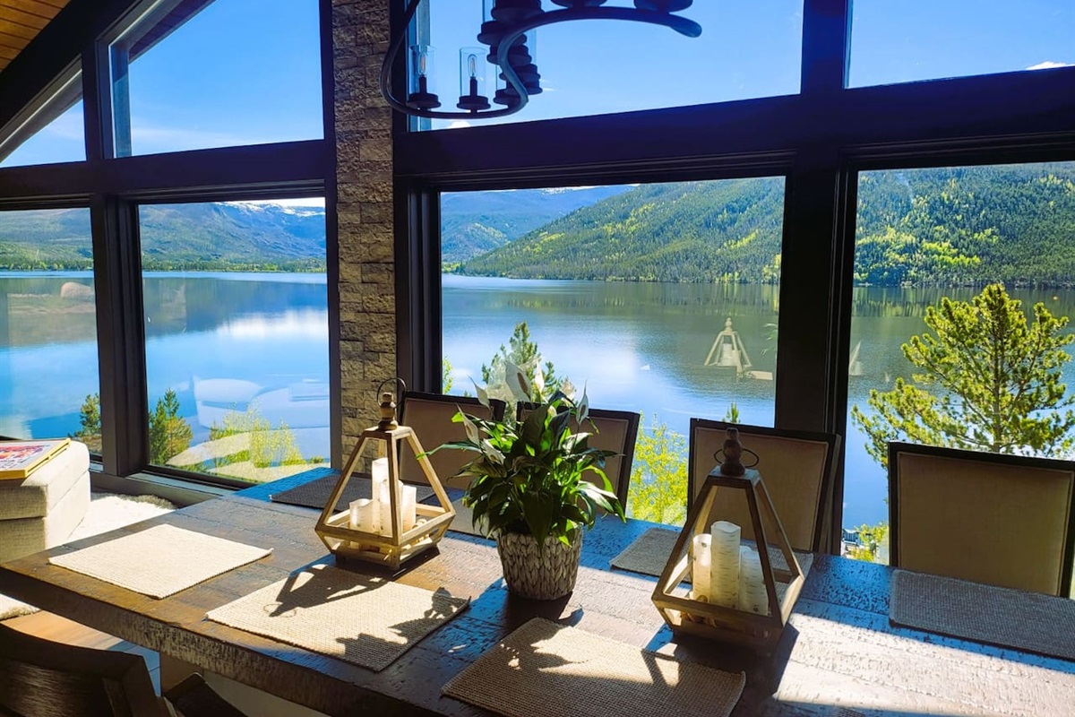 Private lakeside dining... reservations guaranteed!