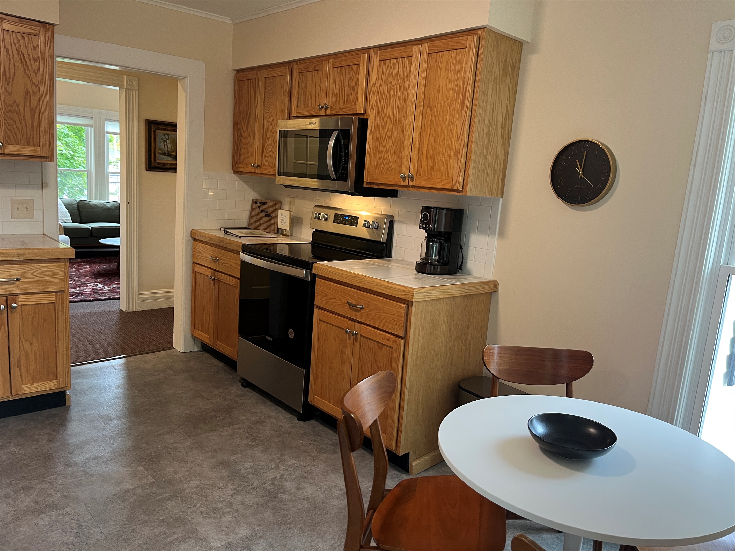 Eat-in Kitchen