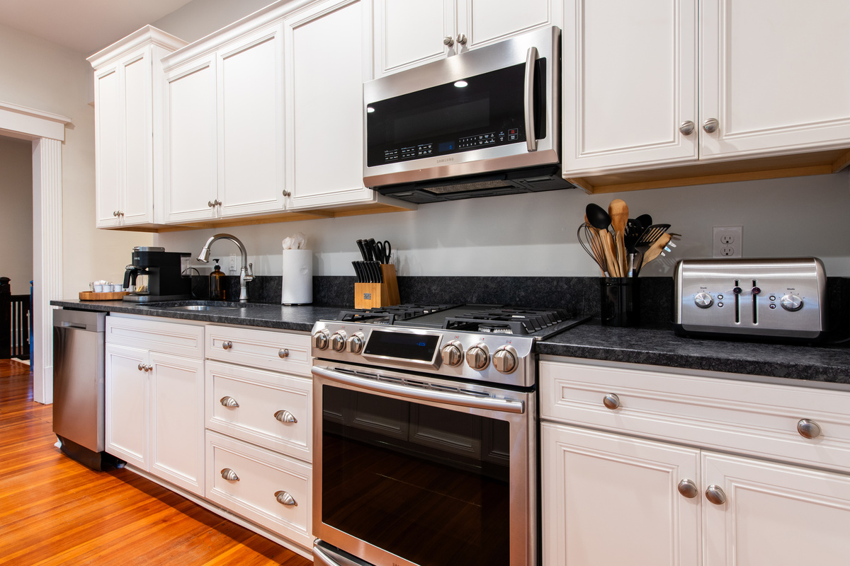 2nd Kitchen ~ 2nd Floor ~ Top Of The Line Appliances ~ Seating For 6-8